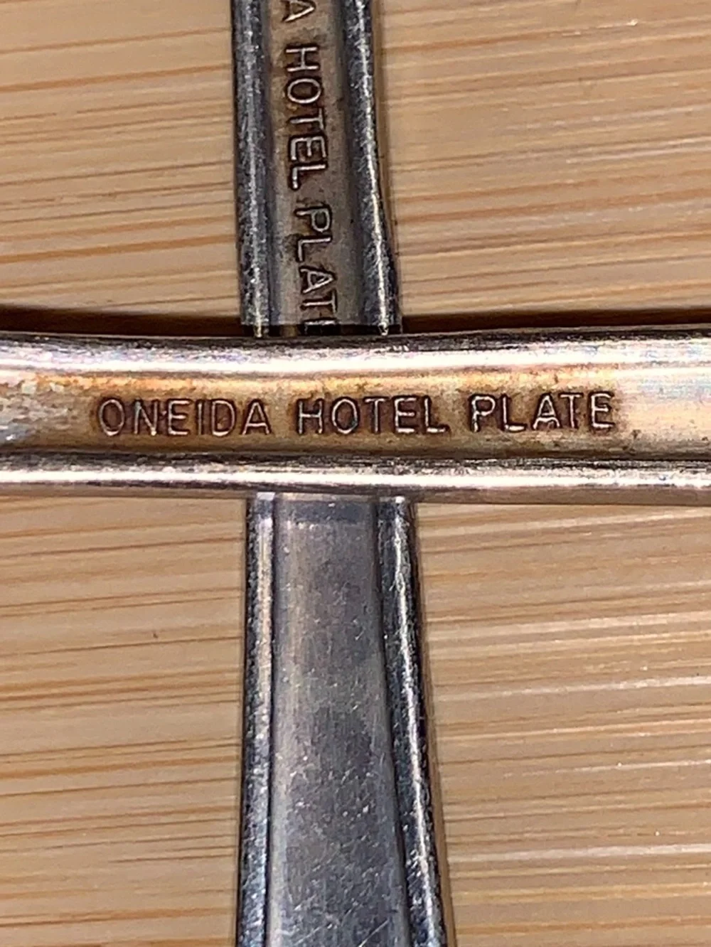 Oneida: Vintage Hotel Plate (4) Soup Spoons Silver Plated: One has a ding!